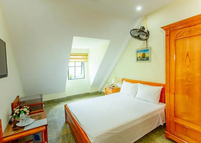 Hotel Lan Tuong Hạ Long